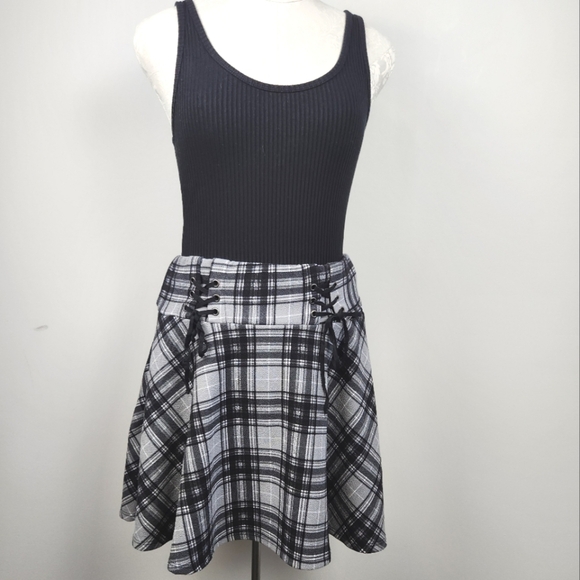 Hot Topic Midnight Hour Women's Plaid Stretchy Skirt Dark Academia Skater Size L - Picture 3 of 10